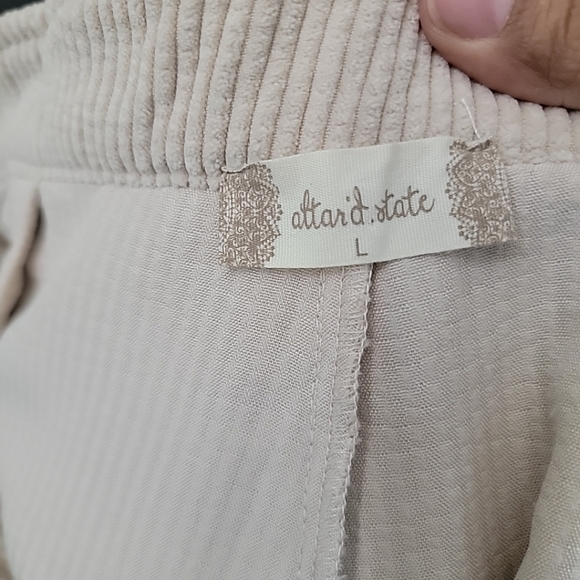 Altar’d State MP9214-2 Women's Sz L Cream High Rise Belted Corduroy Shorts $60 - Picture 5 of 6